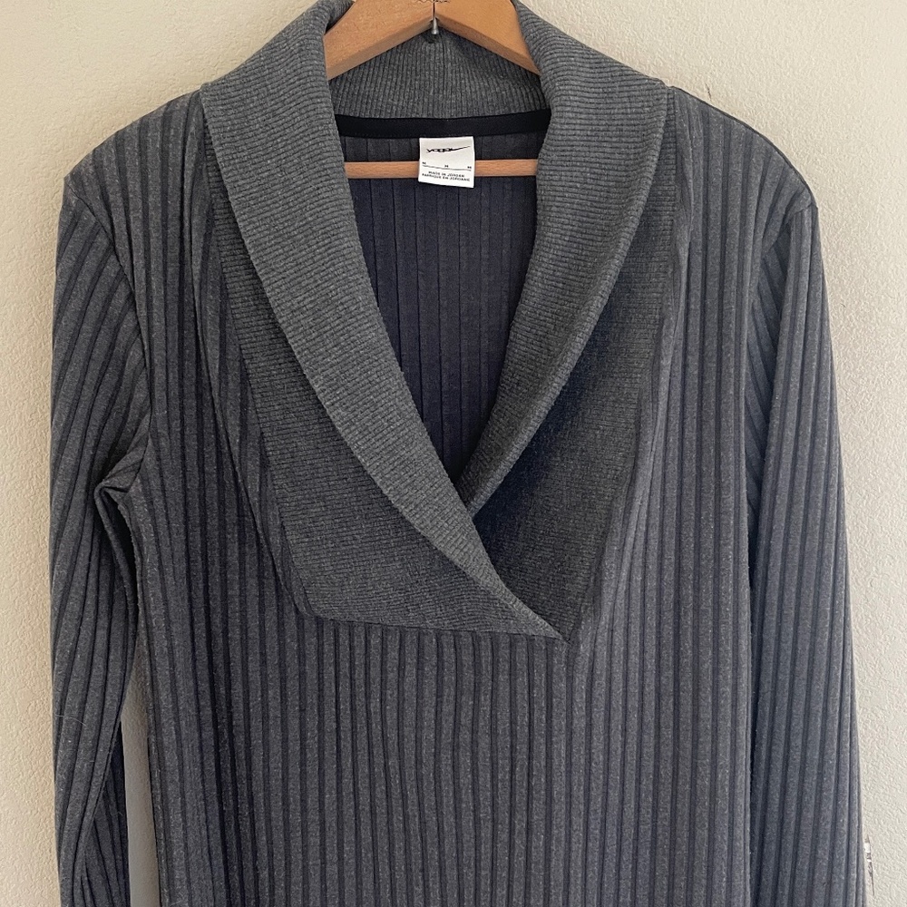 NIKE Women's Dark Grey Yoga Ribbed Sweater: NWOT! Size MEDIUM: Retailed for $80